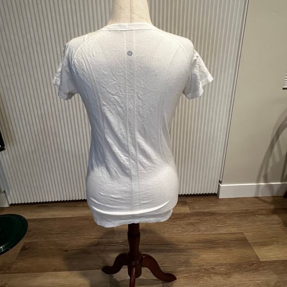 LULULEMON Women's Swiftly Tech Short Sleeve Scoop Size 10 In Heathered White - Picture 2 of 11
